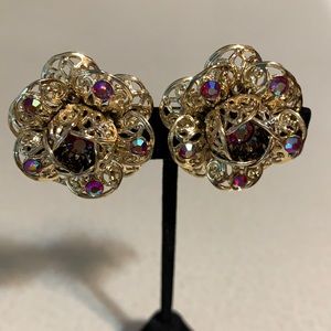 Sarah Coventry gold tone rhinestone clip (138)